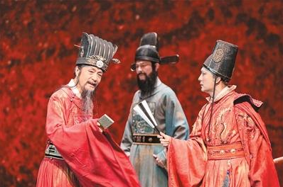 台上展风华 戏里见春秋 话剧《张居正》在香港上演